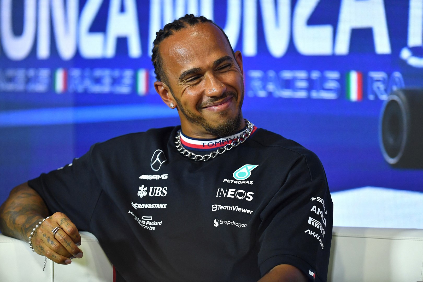 Breaking News - Hamilton signs news Mercedes contract