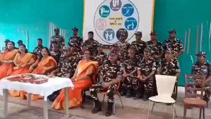 पूर्वी चंपारण: एसएसबी कैंप में मारवाड़ी महिलाओं ने जवानों को बांधी राखी, दिया यह संदेश