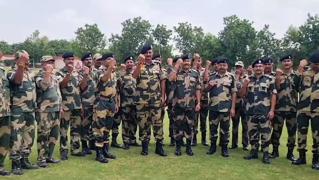 भाइयों के हाथों की कलाई पर सजा बहनों का प्यार