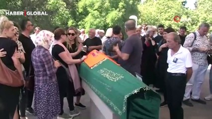 Usta oyuncu Ünal Silver'e veda! Son yolculuğuna uğurlandı