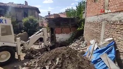 ''Babam bahçeye bomba gömdü'' iddiası polisi alarma geçirdi