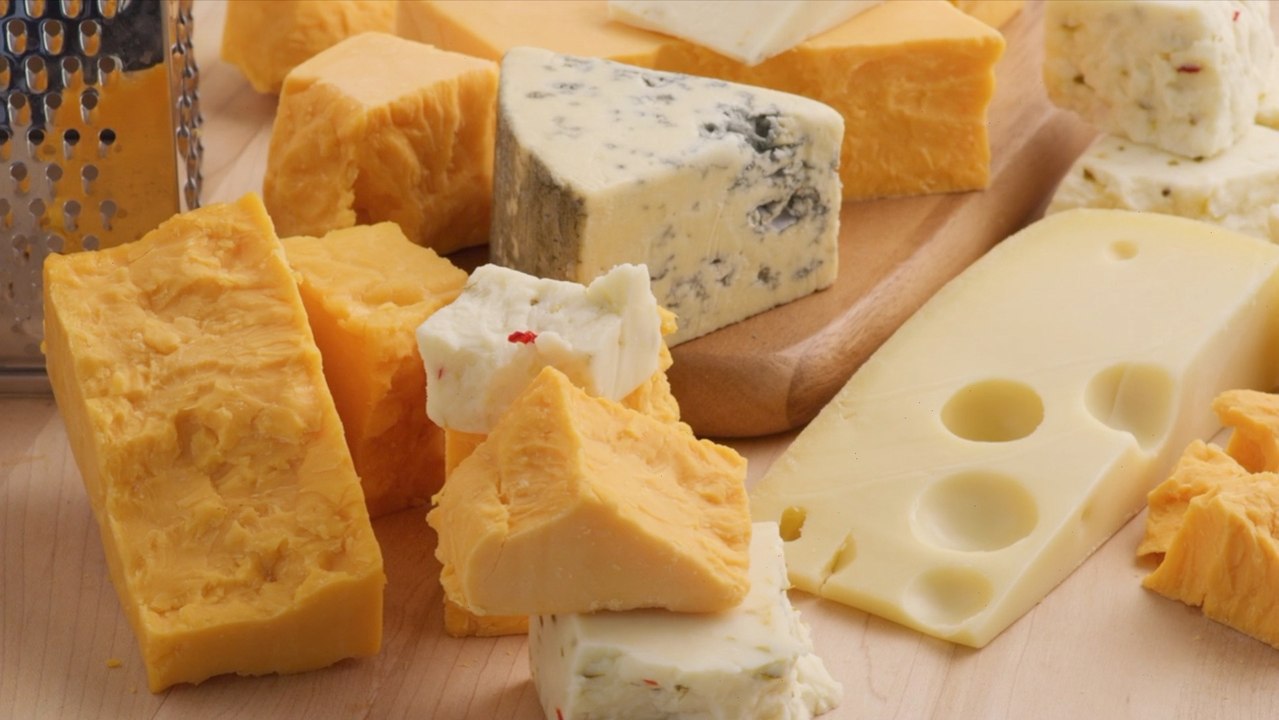 Fortune Teller Uses Cheese to Predict Future