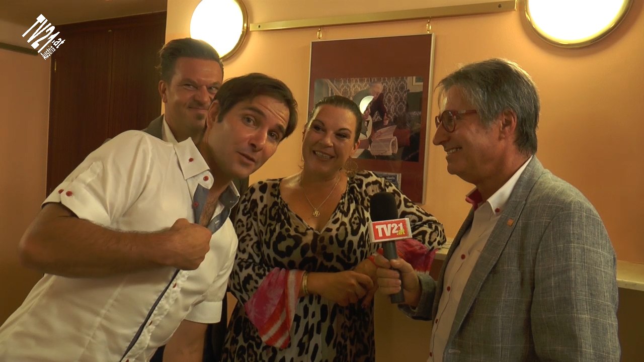 PIRANHAS IM WASSERBETT Komödie am Kai