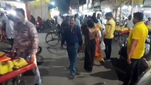 देर शाम फल विक्रेताओं पर पुलिस ने की कार्रवाई