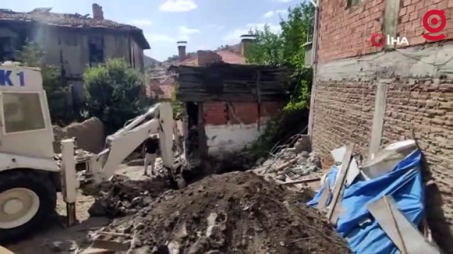 ‘Babam bahçeye bomba gömmüş’ iddiası polis ekiplerini harekete geçirdi