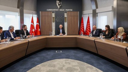 Kılıçdaroğlu, CHP Ankara İl Başkanı ve ilçe başkanlarıyla bir araya geldi