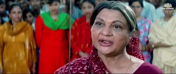 ऐ माँ है कोई गोली जो तेरे लाल के सीने को पार कर जाये, तेरे आशीर्वाद  के  आगे  ये.. - निरुपा रॉय