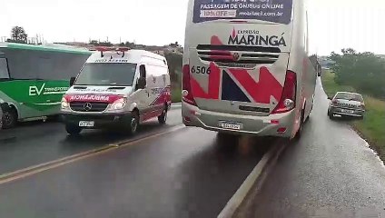Colisão entre carro e micro-ônibus causa morte em Jandaia do Sul