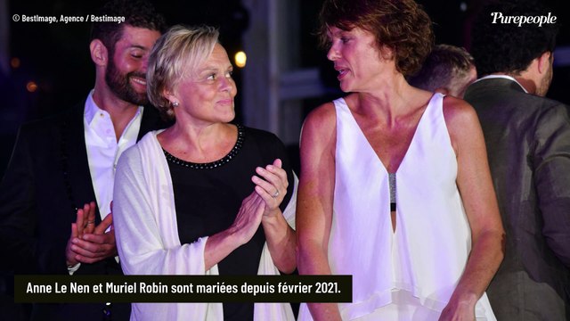 Anne m'a beaucoup aidée pour ça : Muriel Robin fait une tendre déclaration sur sa compagne Anne Le Nen