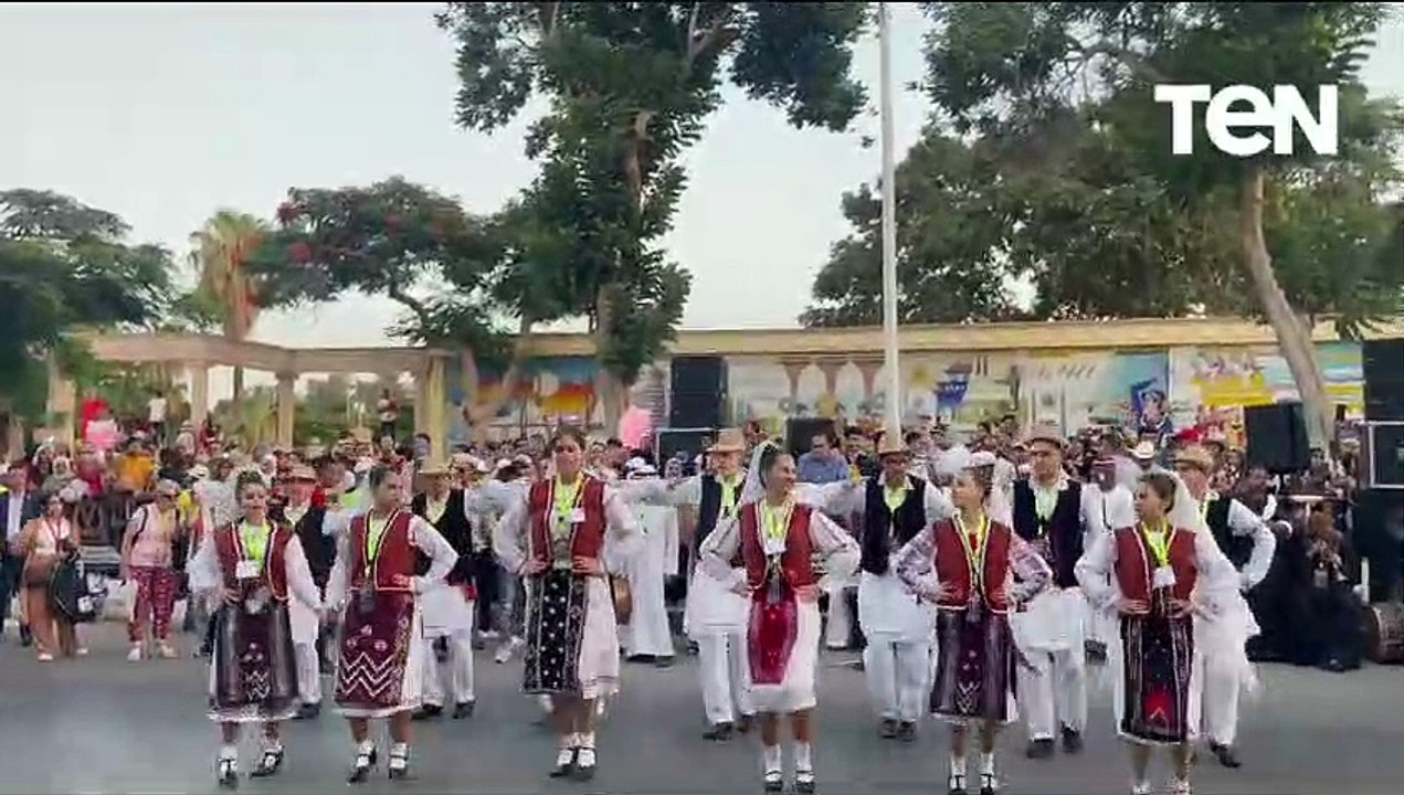 انطلاق ديفيله مهرجان الإسماعيلية الدولي للفنون الشعبية في نسخته الثالثة والعشرين ٢٠٢٣