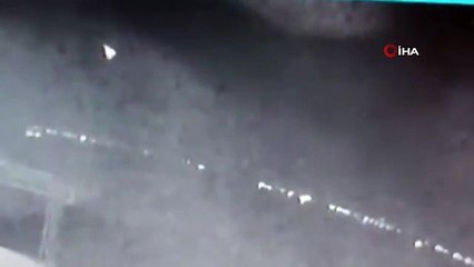 Hatay'da Gökyüzünde Alev Alan Cisim Güvenlik Kamerasına Yansıdı