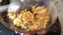 cook Hong Kong seafood fried rice