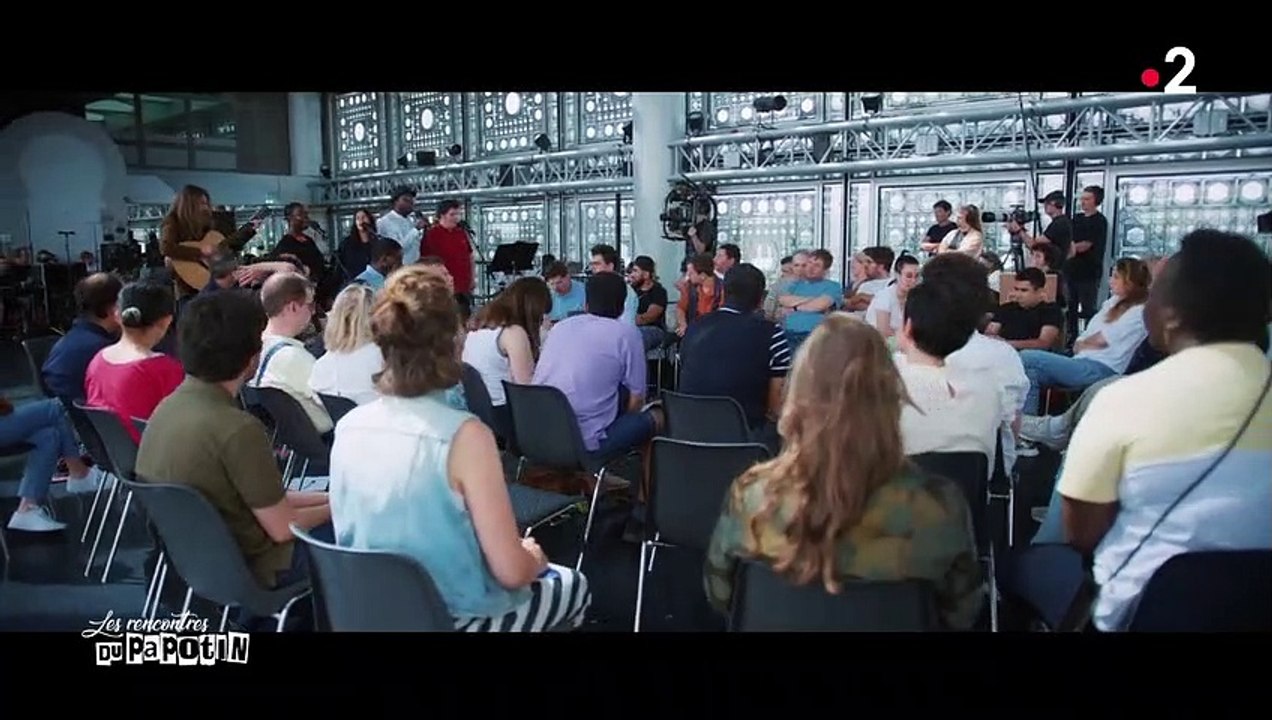 Jonathan Cohen au bord des larmes dans "Les rencontres du Papotin"