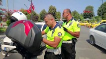 Düzce'de Otomobilde Unutulan Çocuklar Polis Tarafından Kurtarıldı