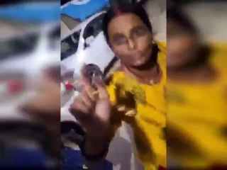 देखिए वीडियो :  लोकसभा महासचिव ने निर्वस्त्र होकर   सड़क पर  की गुंडागर्दी, महिला को पीटा