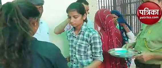 जेल में राखी लेकर पहुंची बहना, भैया को देख भर आए नयना