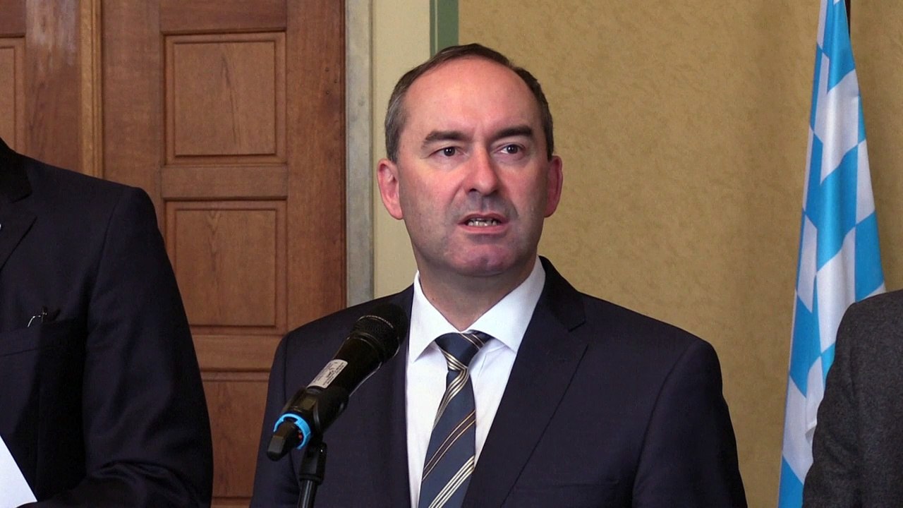 Aiwanger bestreitet weiterhin Autorenschaft für antisemitisches Flugblatt