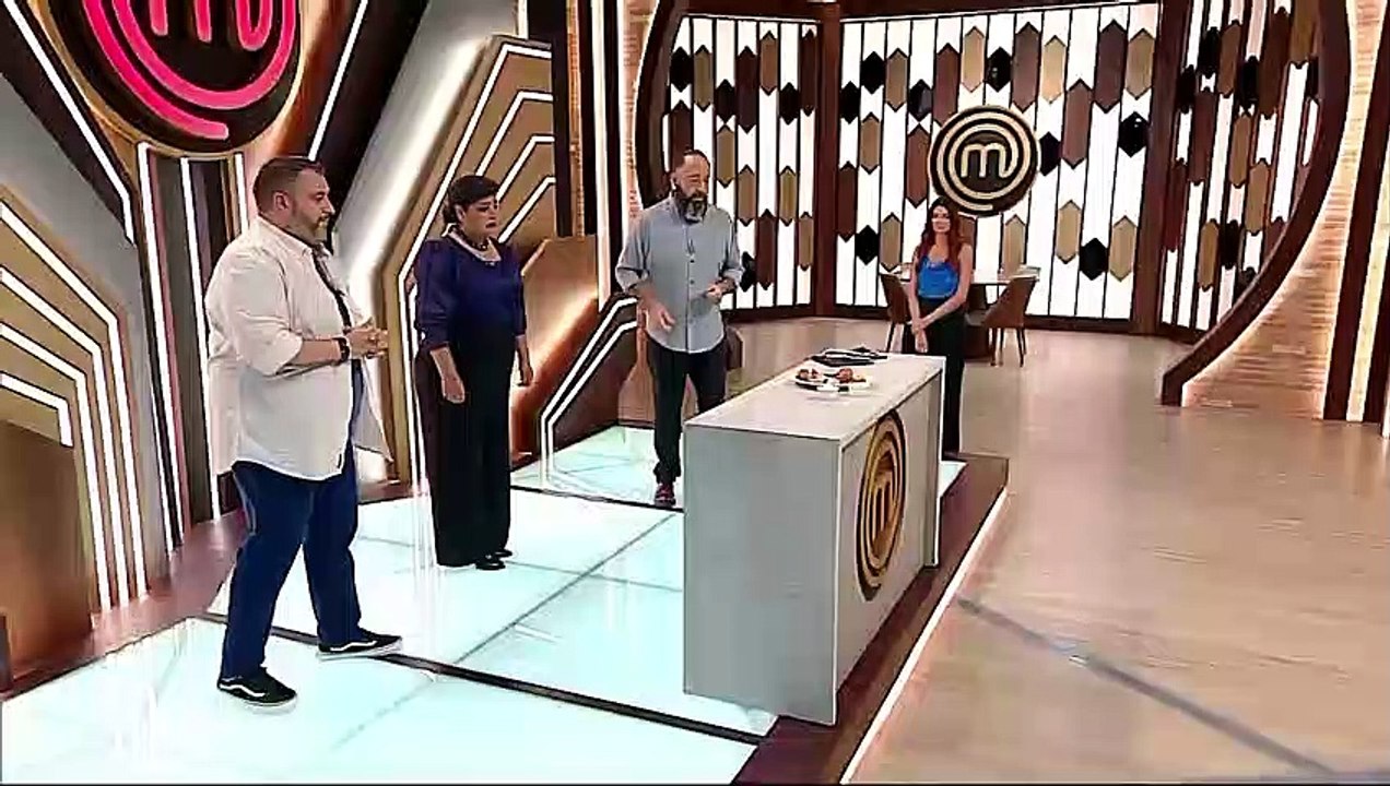 La expresión de Gaby luego de que el jurado encontró que falló en el tiempo de cocción de su pollo estilo broaster 