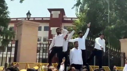 अलवर को संभाग बनाएं, कोर्ट भवन में चैंबर दें... मिनी सचिवालय पर वकीलों ने किया प्रदर्शन, देखे वीडियो