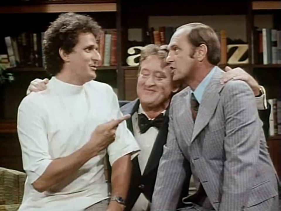 Bob, Jerry and The Peeper sing "Sonny Boy" | The Bob Newhart Show (1972)