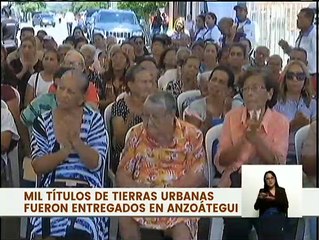 Anzoátegui | Un total de mil títulos de tierras urbanas son entregados a familias en Barcelona
