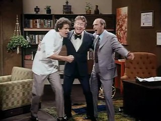 Bob, Jerry and The Peeper sing "I'm Looking Over a Four Leaf Clover" | The Bob Newhart Show (1972)
