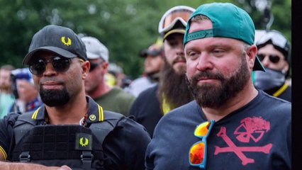 Líder do Proud Boys é condenado a 17 anos de prisão por ataque ao Capitólio