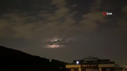 İstanbul'da şimşekler vatandaşlara korku dolu anlar yaşattı!