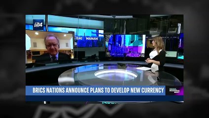 Experts Now Predict A DOLLAR COLLAPSE...Are They Right_