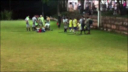 Partida de futebol termina com dois jovens feridos no 14 de Novembro