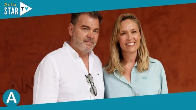 Clovis Cornillac Sa femme Lilou Fogli dévoile une photo de sa robe de mariée, signée d'un immense
