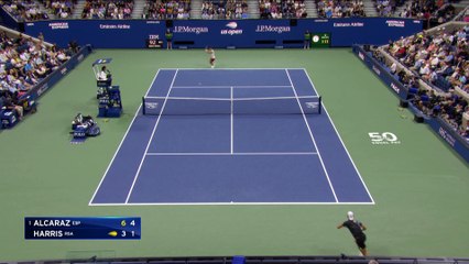 Très joueur mais malgré tout sérieux : les temps forts de la victoire d'Alcaraz sur Harris