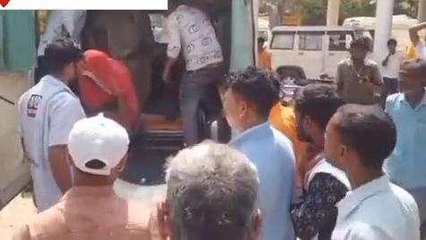 फर्रुखाबाद: युवक को बाइक से स्टंट करना पड़ा महंगा, पांच लोग घायल