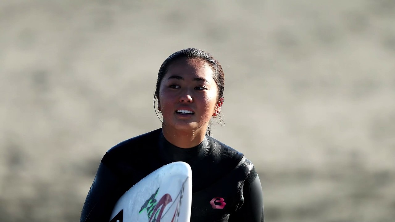 Beautiful Surfer in Japan