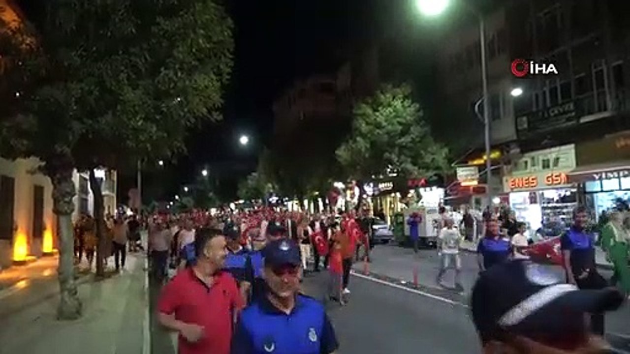 Les célébrations de la victoire du 30 août se sont poursuivies avec la promenade en cortège et le concert de Sakiler à Burdur