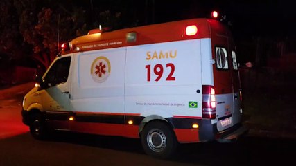 Andarilho relata ter sido picado por cobra e recebe atenção do Samu na Rua Xavantes