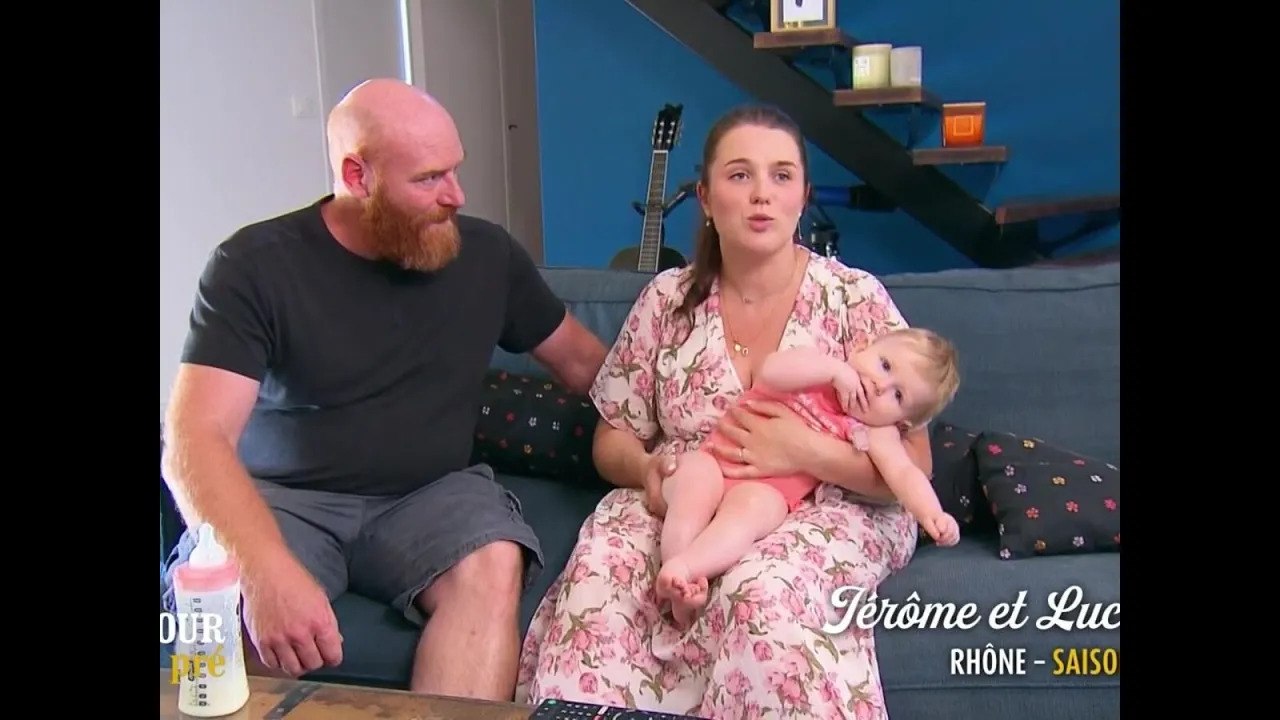 Lucile(L’amour est dans pré) sa fille Capucine le bras dans le plâtre après une petite mésaventure