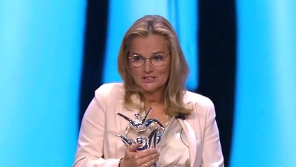Wiegman dedicates Women’s Coach of the Year award to Spain’s national team after Rubiales kiss controversy