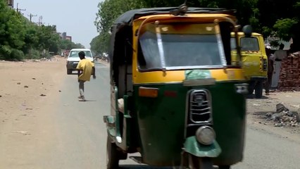 شلل في قطاع المواصلات بالخرطوم بسبب الحرب وغلاء البنزين