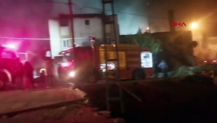 Erzurum'da çıkan yangın 5 evi kül etti