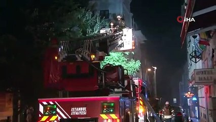 Fatih'te 5 katlı otelde yangın paniği: 40 kişi tahliye edildi