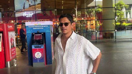 Vijay Varma loses cool at paparazzi