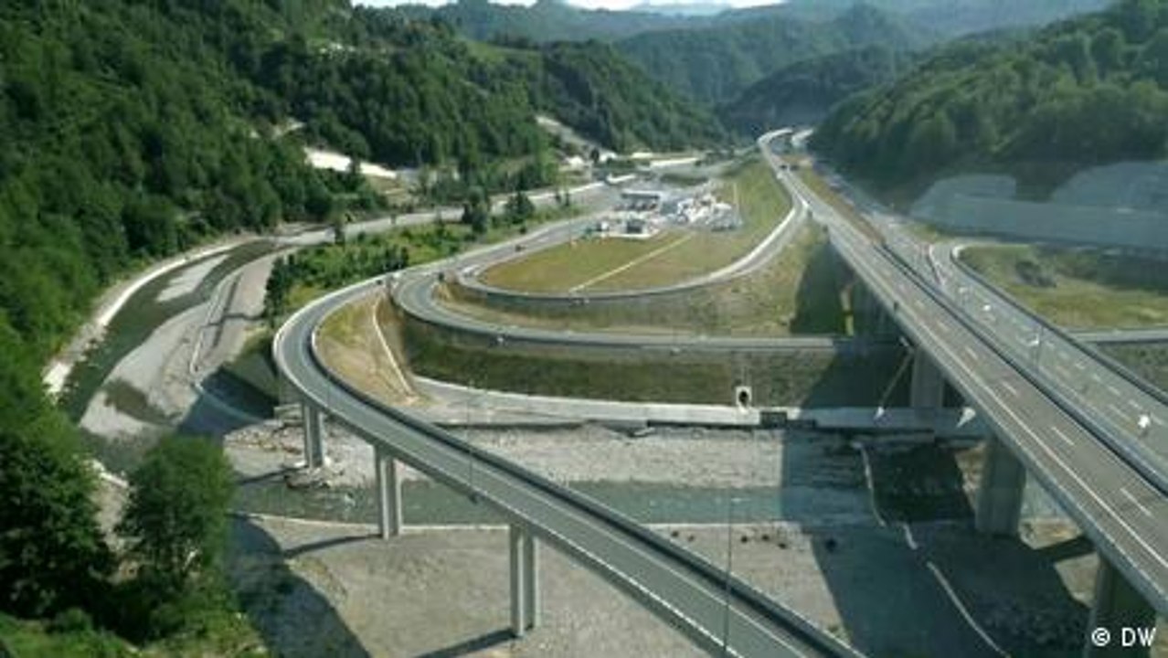 Autobahn in Montenegro: in Chinas Schuldenfalle