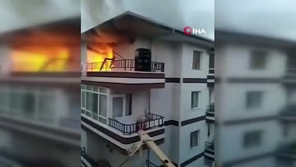 Ankara'da Yangında Mahsur Kalan Vatandaş Kurtarıldı