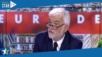 Comparer nos familles au lancer de nains  Christophe Beaugrand furieux, il intervient dans L'Heur