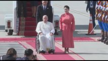 Papa Francesco in Mongolia. Sul volo: prego per il benessere della Cina