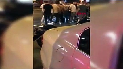 Скачать видео: Sözlü taciz iddiasıyla tekme tokat dayak