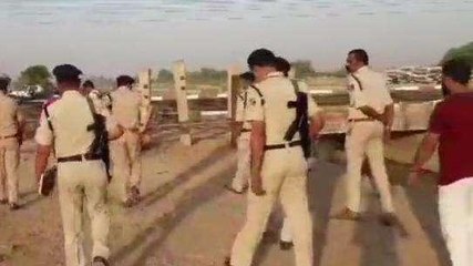 पेशी कराकर ले जाया जा रहा मुल्जिम हथकड़ी सहित ट्रेन से कूदकर भागा