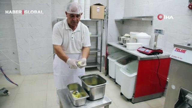 Katkı maddesi içermiyor! Avrupa Birliği Coğrafi İşaretli Bayramiç Beyazı’nın dondurması yapıldı