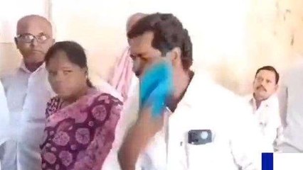 కర్నూలు జిల్లా: చెప్పుతో కొట్టుకున్న వైసీపీ నేత